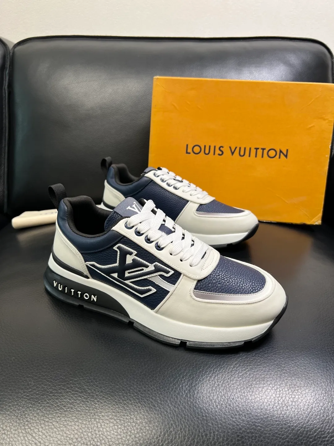Men's shoes 💰 780 Lv High quality top crafts Louis Vuitton, sports sneakers counter synchronization, uppers imported from Italy, high-quality splicing with colorful and complex crafts, imported lambswool lining soft and comfortable, soles: original soles specially provided by the original factory, T men's shoes 💰U exclusive movable molded soles super comfortable, original and single goods, high quality, welcome to compare, code number 39-44 (customized 38 45)